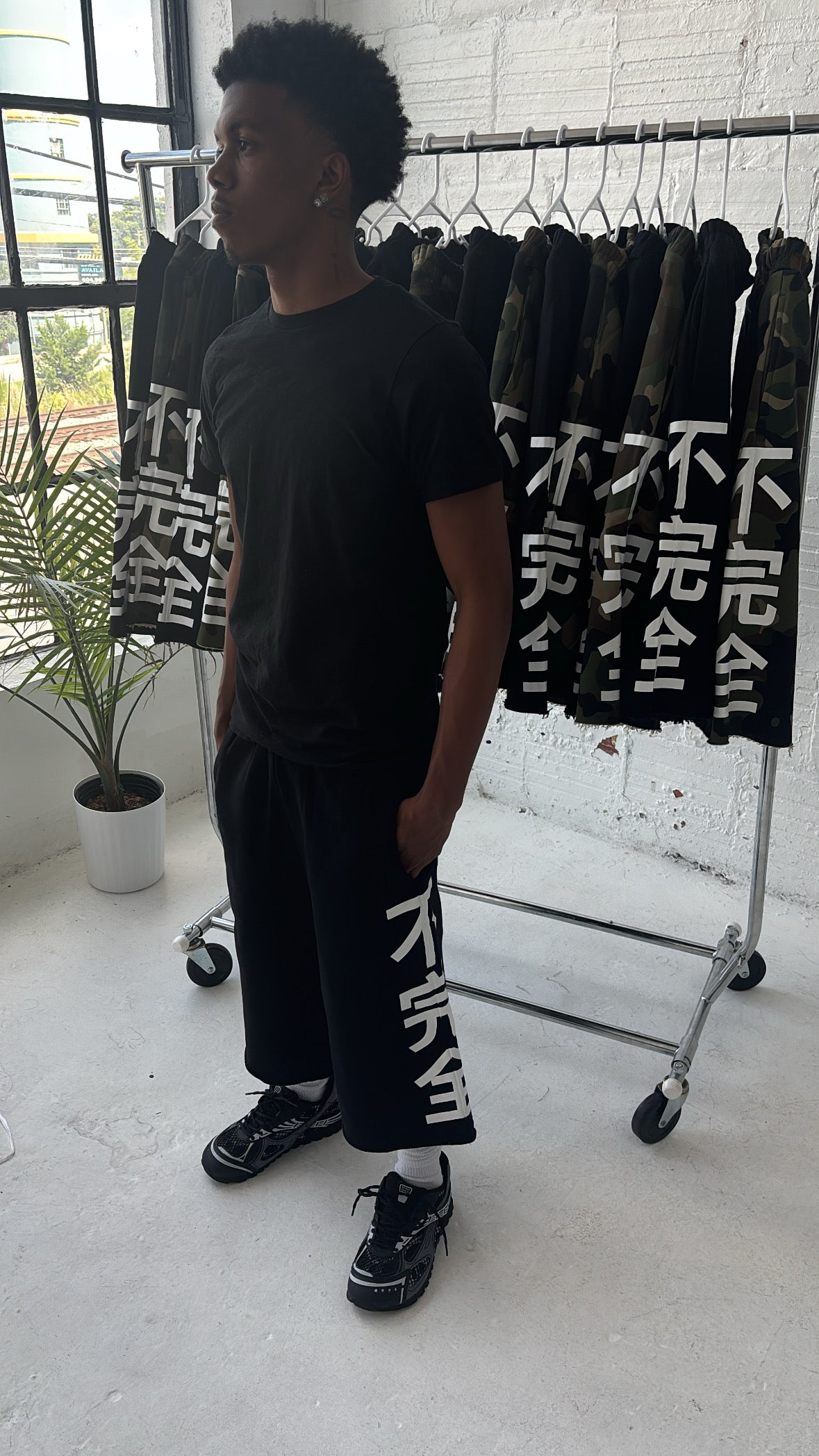 BLACK IMPERFECTION SHORTS